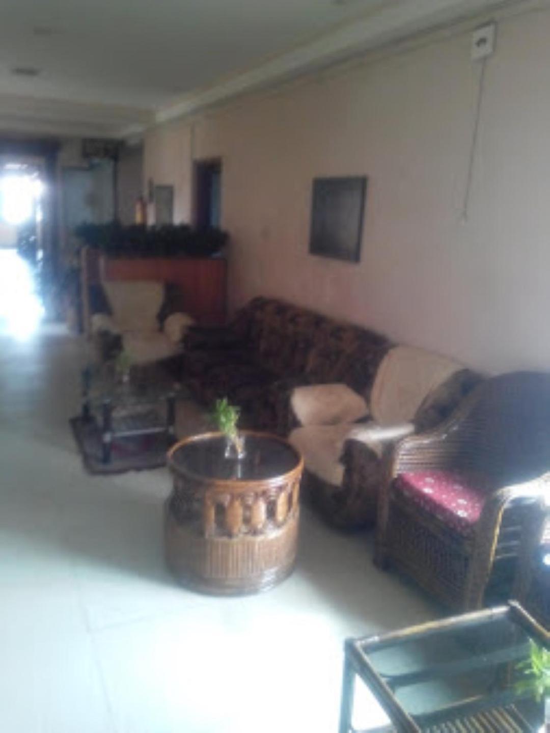 Hotel Blue Wheel,Bhubaneswar Esterno foto