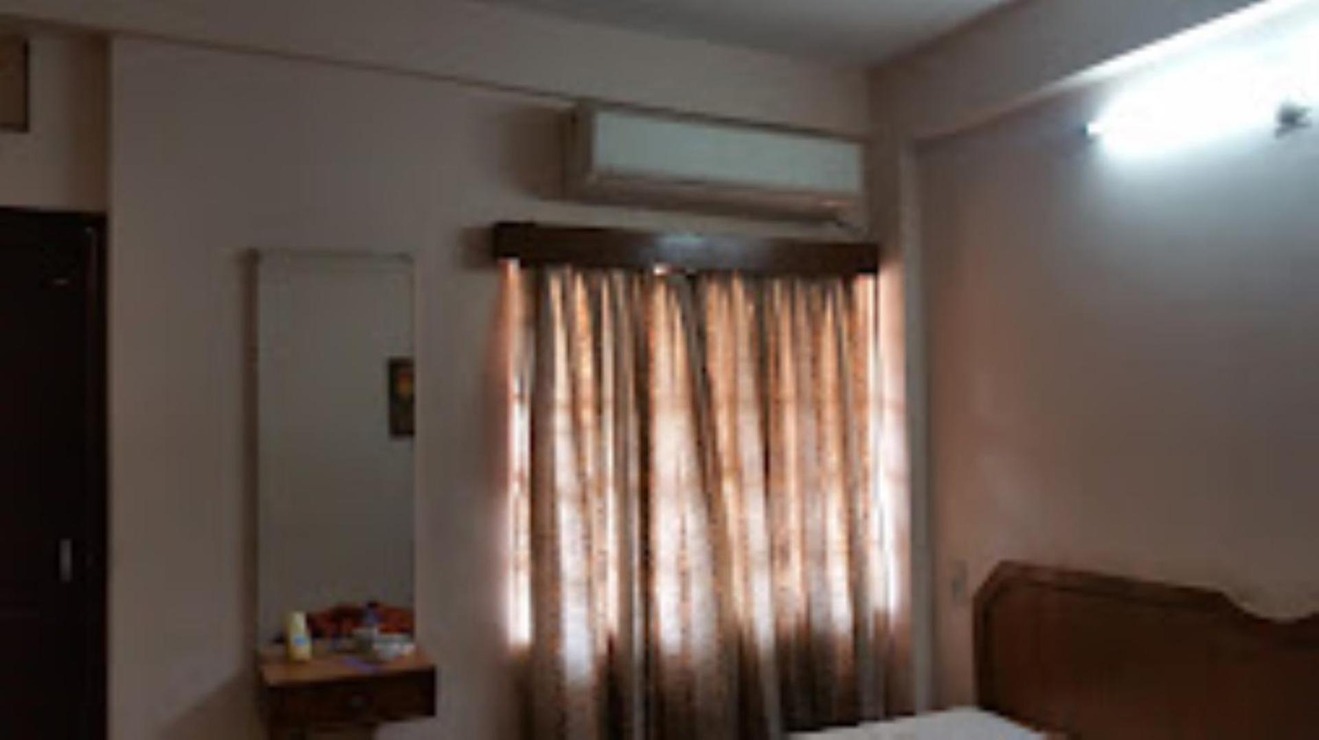Hotel Blue Wheel,Bhubaneswar Esterno foto